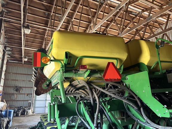 2017 John Deere 1795 Planter