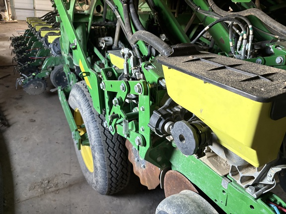 2017 John Deere 1795 Planter