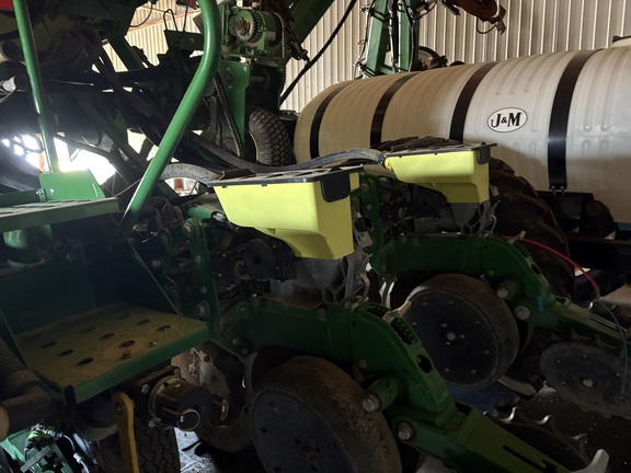 2017 John Deere 1795 Planter