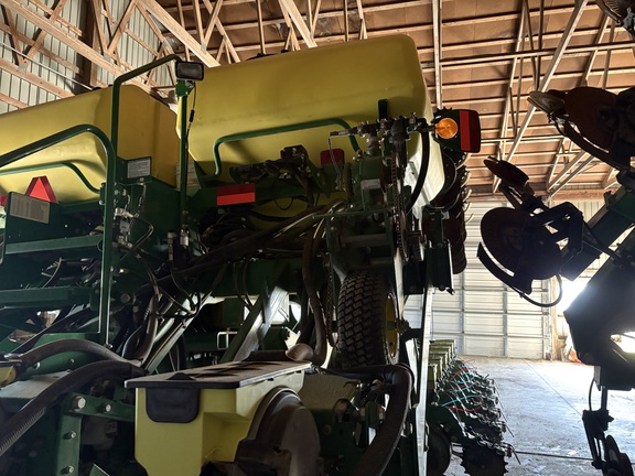 2017 John Deere 1795 Planter