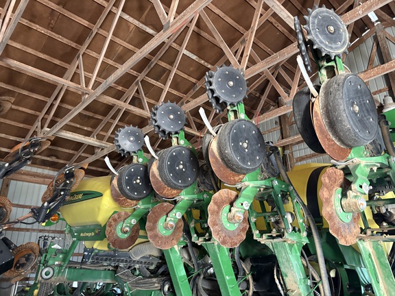 2017 John Deere 1795 Planter