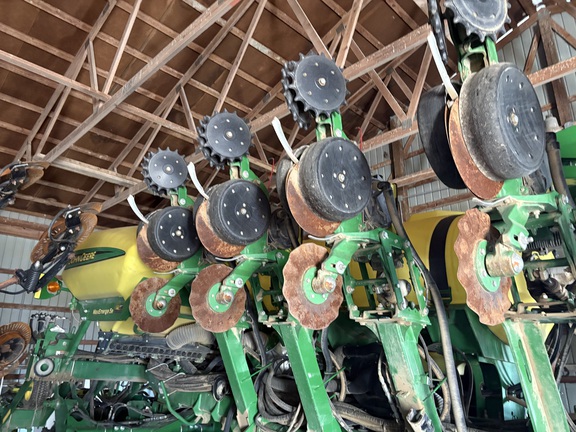 2017 John Deere 1795 Planter