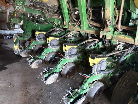 2017 John Deere 1795 Planter