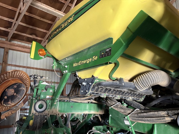 2017 John Deere 1795 Planter
