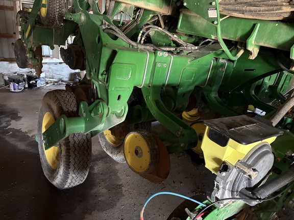 2017 John Deere 1795 Planter