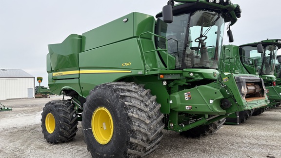 2024 John Deere S790 Combine