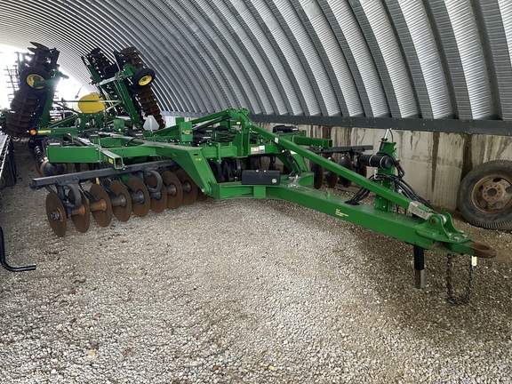 2018 John Deere 2720 Disk Ripper