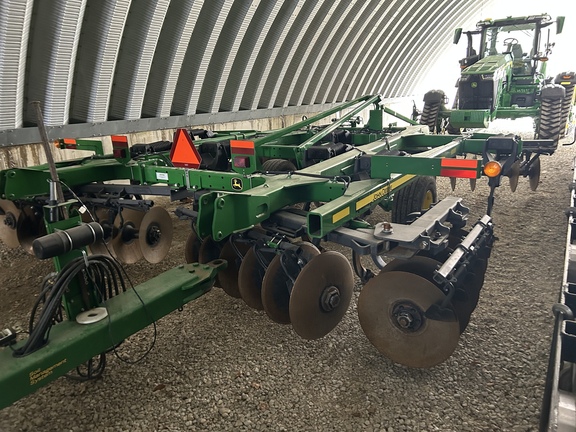 2018 John Deere 2720 Disk Ripper