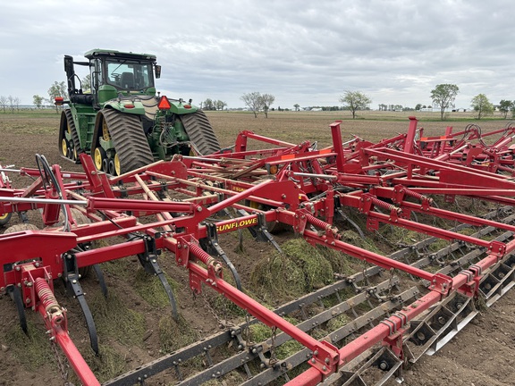 2016 Sunflower 5056 Field Cultivator