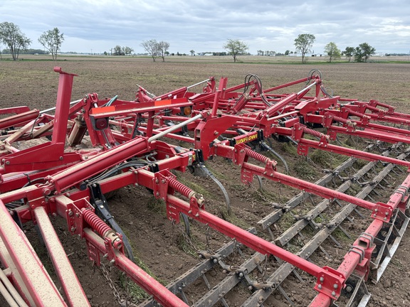 2016 Sunflower 5056 Field Cultivator