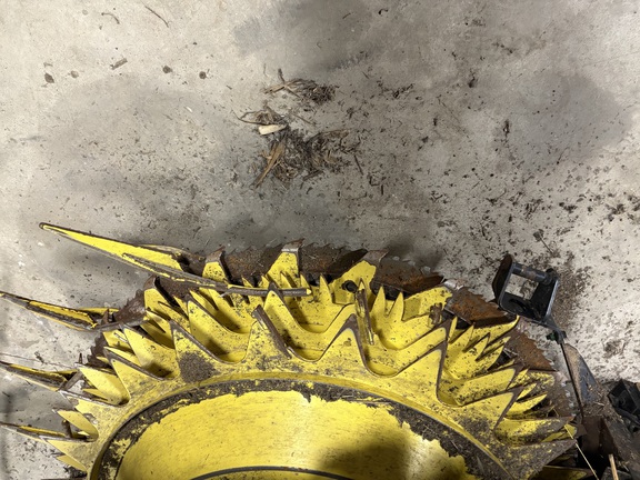 2023 John Deere 772 Header Forage