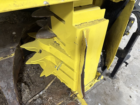 2023 John Deere 772 Header Forage