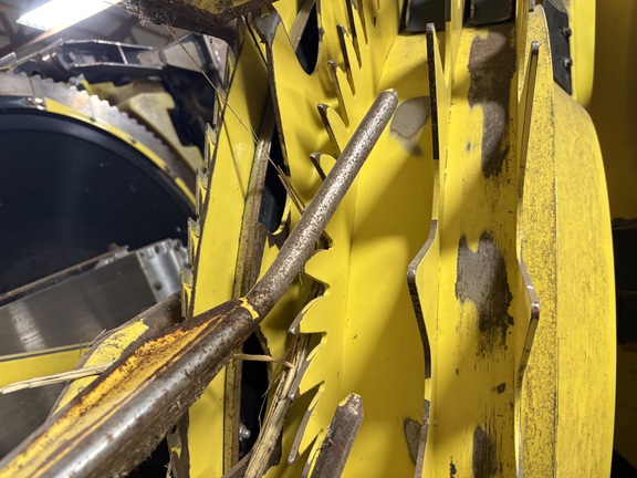 2023 John Deere 772 Header Forage