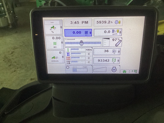 2011 John Deere 7215R Tractor