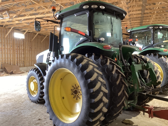 2011 John Deere 7215R Tractor
