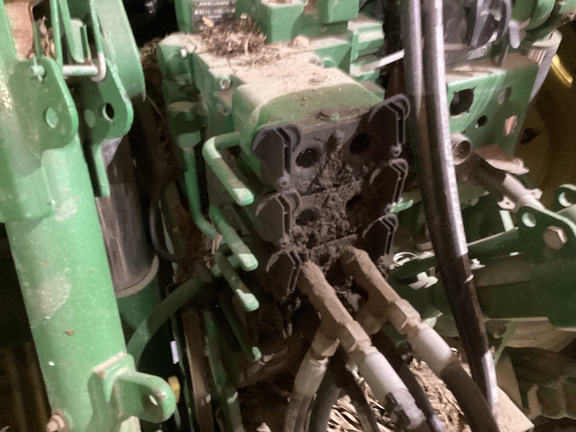 2011 John Deere 7215R Tractor