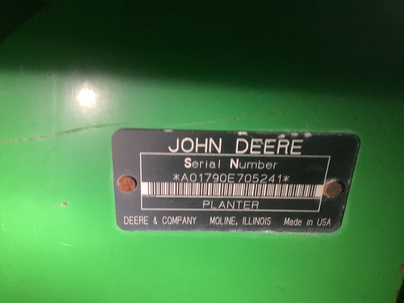 2004 John Deere 1790 Planter