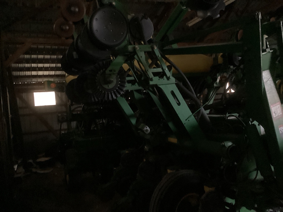 2004 John Deere 1790 Planter