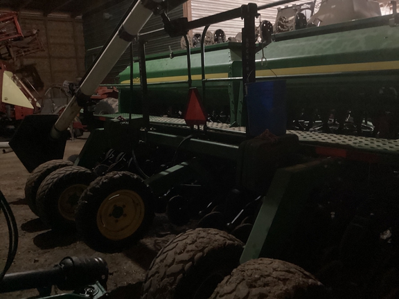 2005 John Deere 1590 Drill