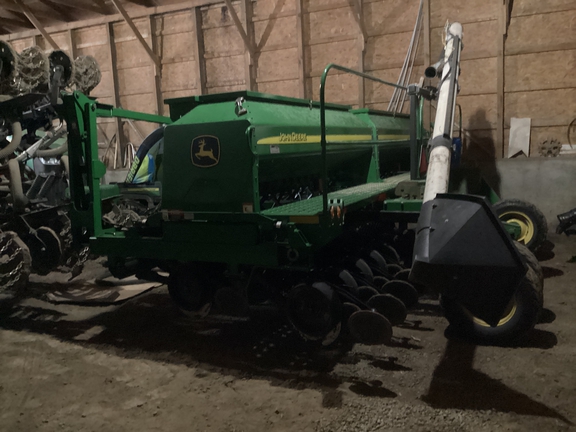 2005 John Deere 1590 Drill