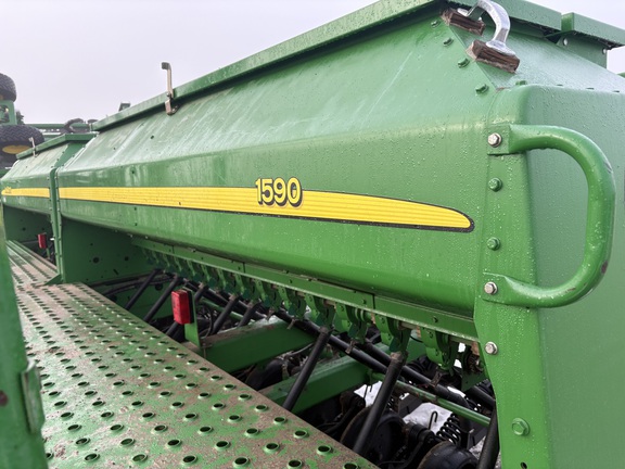 2005 John Deere 1590 Drill