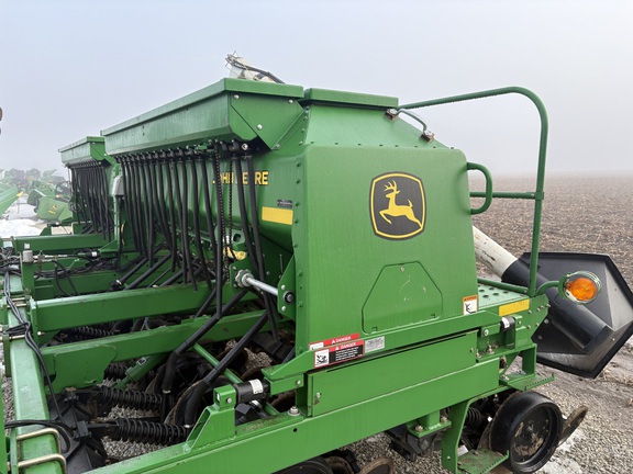 2005 John Deere 1590 Drill