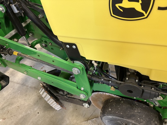 2015 John Deere 1775NT Planter