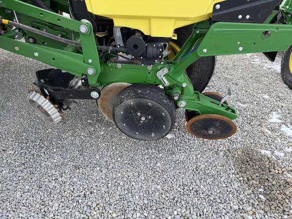 2015 John Deere 1775NT Planter