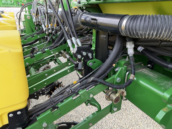 2015 John Deere 1775NT Planter