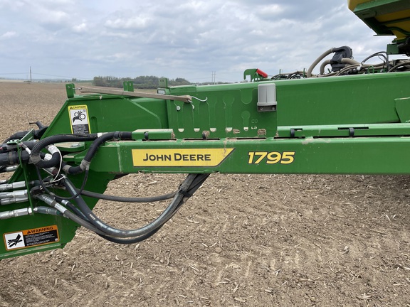 2022 John Deere 1795 Planter