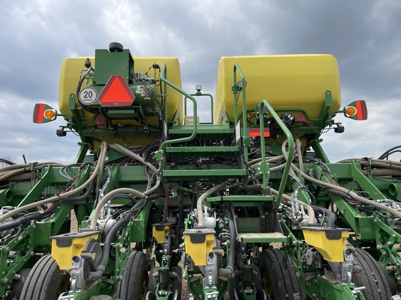 2022 John Deere 1795 Planter