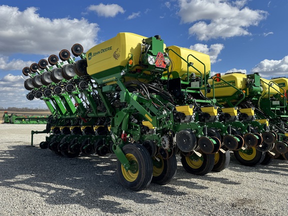 2022 John Deere 1795 Planter
