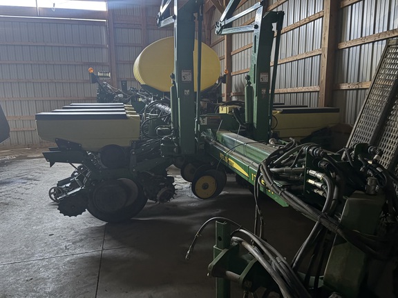 2015 John Deere 1775NT Planter