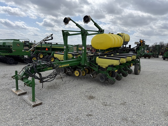 2015 John Deere 1775NT Planter