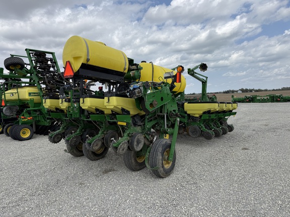 2015 John Deere 1775NT Planter