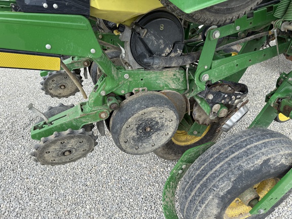 2015 John Deere 1775NT Planter