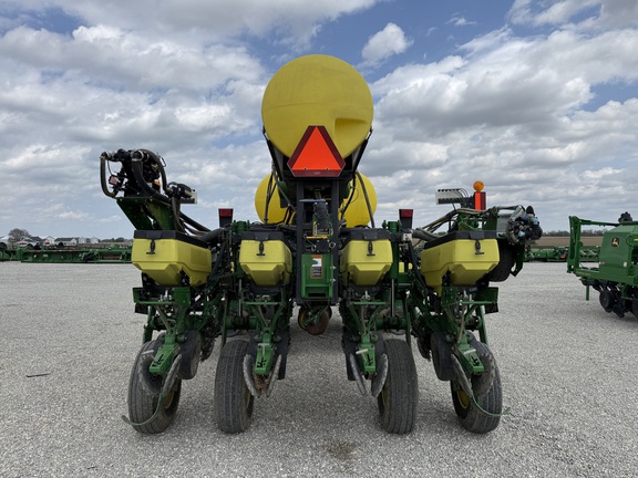 2015 John Deere 1775NT Planter