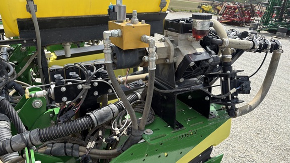 2015 John Deere 1775NT Planter