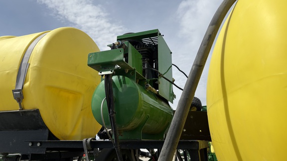 2015 John Deere 1775NT Planter