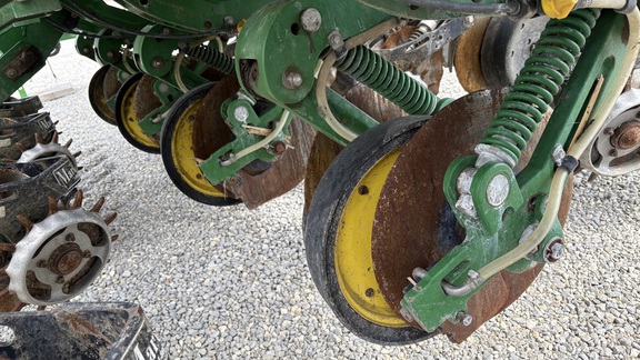 2015 John Deere 1775NT Planter