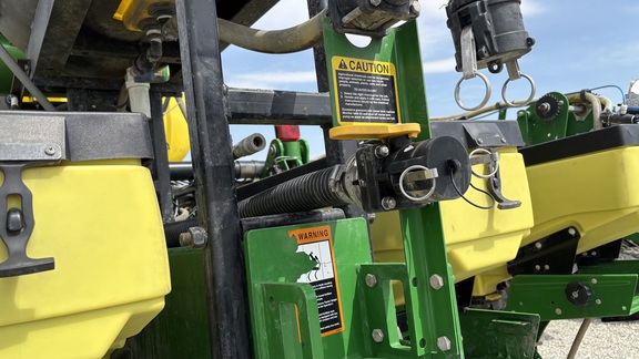 2015 John Deere 1775NT Planter