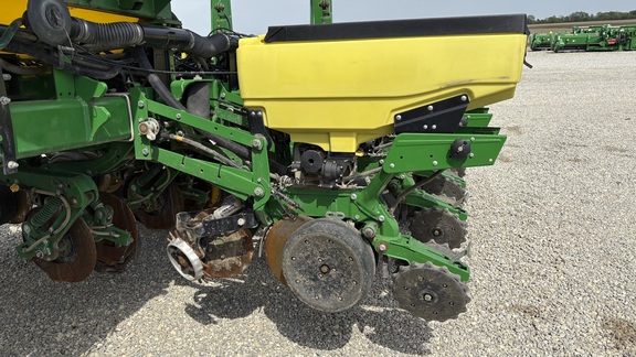 2015 John Deere 1775NT Planter