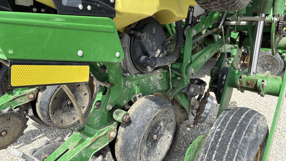 2015 John Deere 1775NT Planter