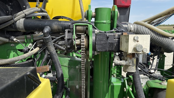 2015 John Deere 1775NT Planter