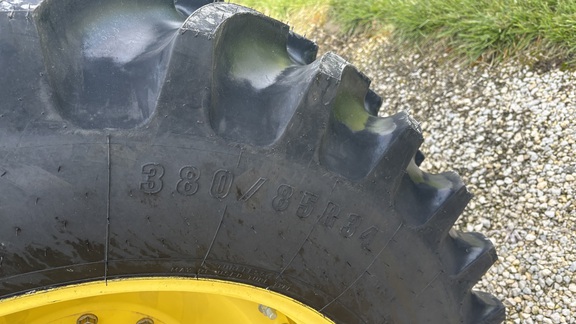 2016 John Deere 6175R Tractor