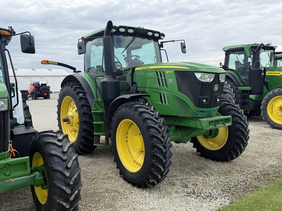 2016 John Deere 6175R Tractor