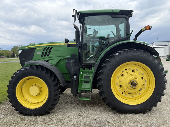 2016 John Deere 6175R Tractor
