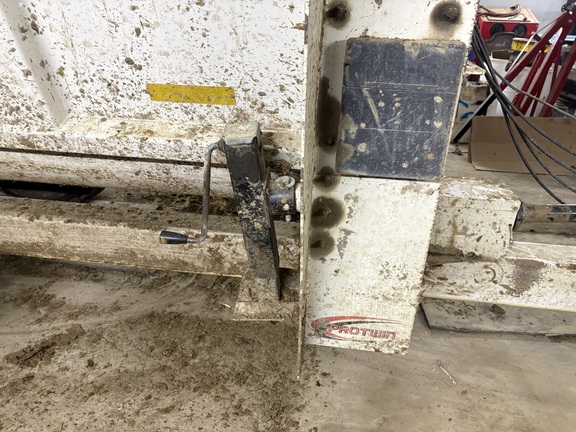 2012 Misc 8132 Manure Spreader