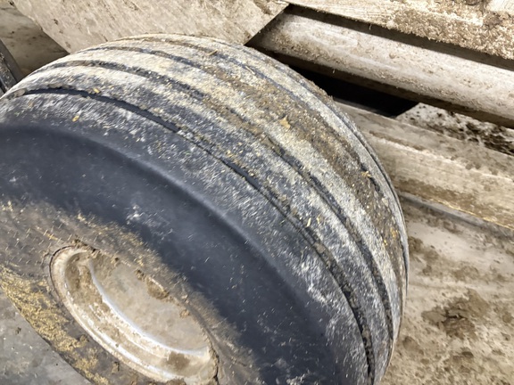 2012 Misc 8132 Manure Spreader