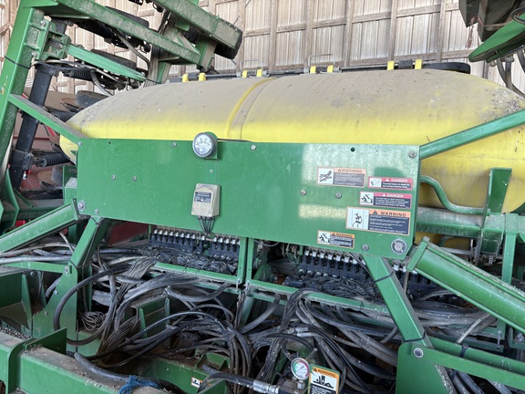 2009 John Deere 1990 Air Seeder